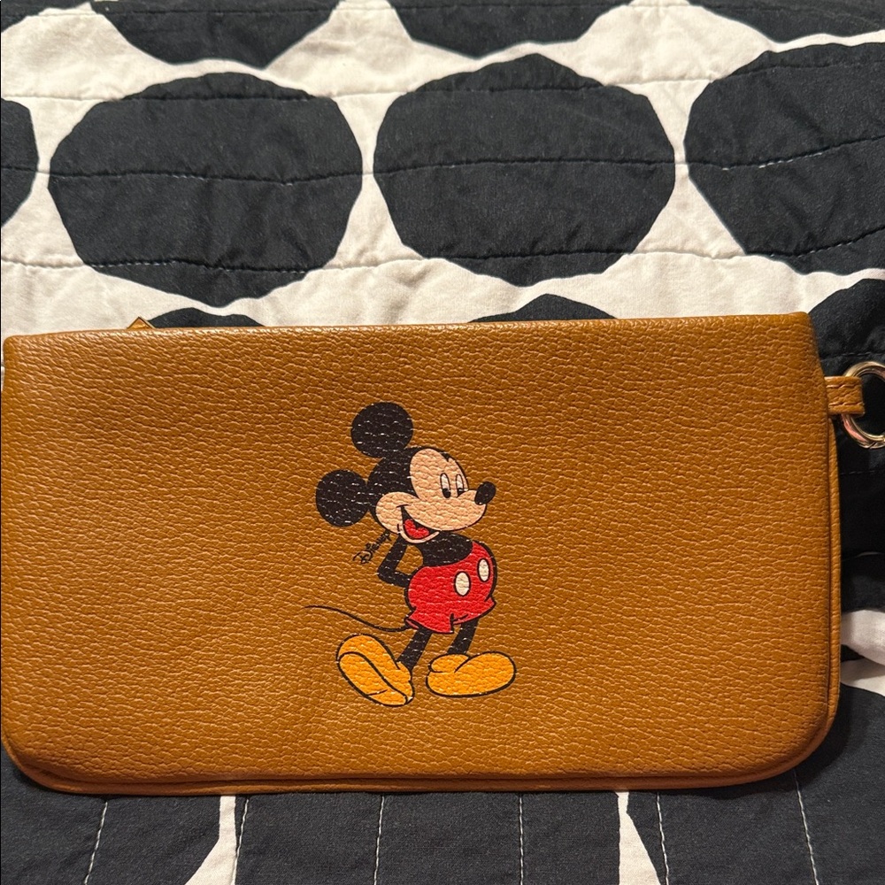 Brown Gucci, Leather  Bag with Cartoon Design, this item is missing the chain.